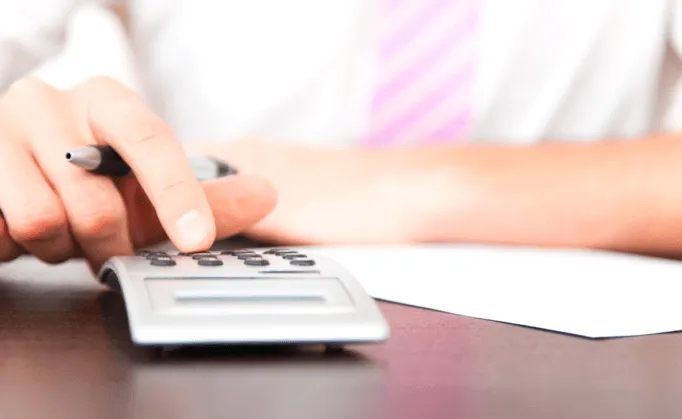 Conseiller établit le devis ou la tarification des prestations funéraires.